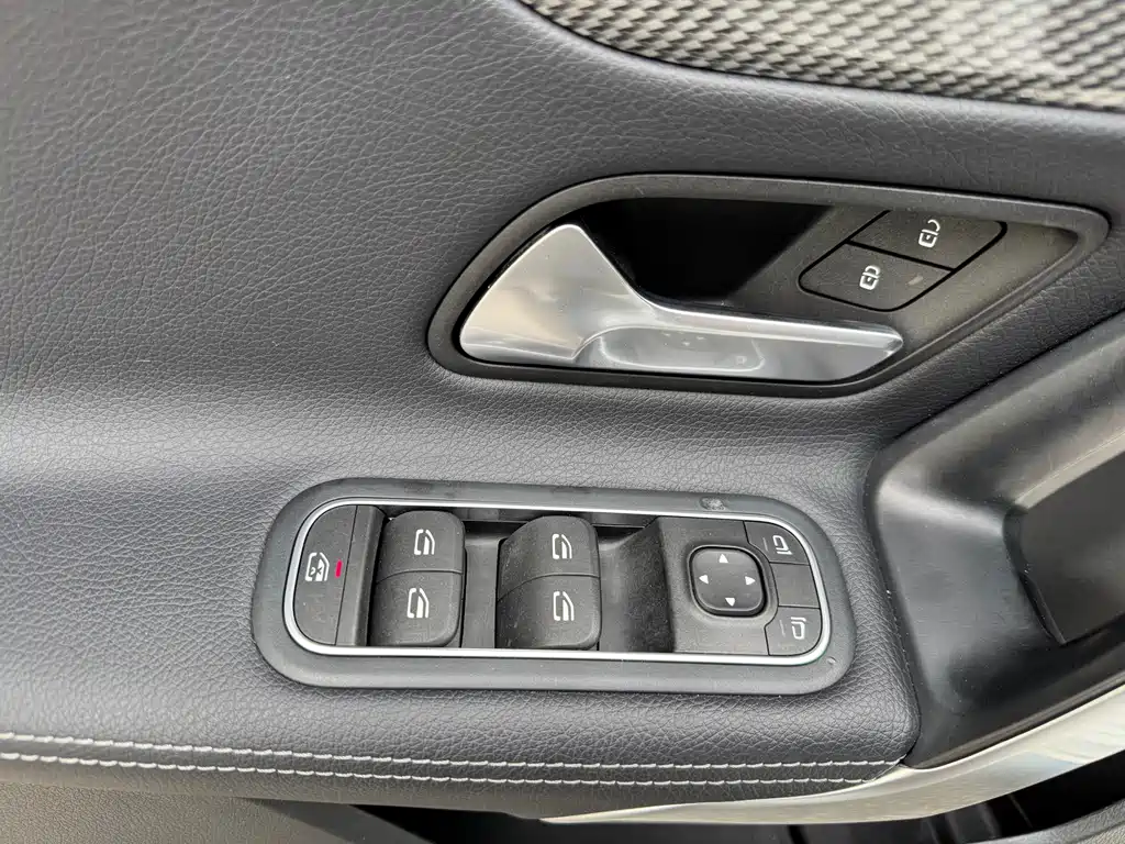 Mercedes-Benz Mercedes-Benz A-Class 2021 A 180 L Sport Sedan 2021 - thumbnail 17