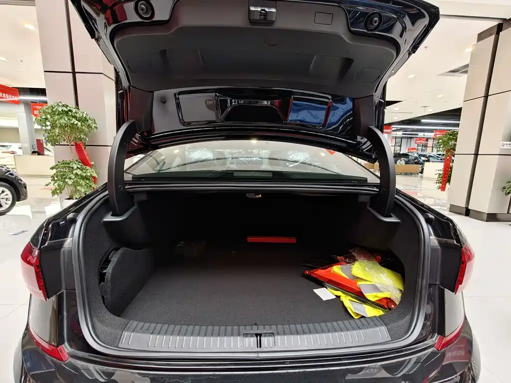 Volkswagen Passat NEV 2025 430PHEV Hybrid Business Edition 2025 - thumbnail 13