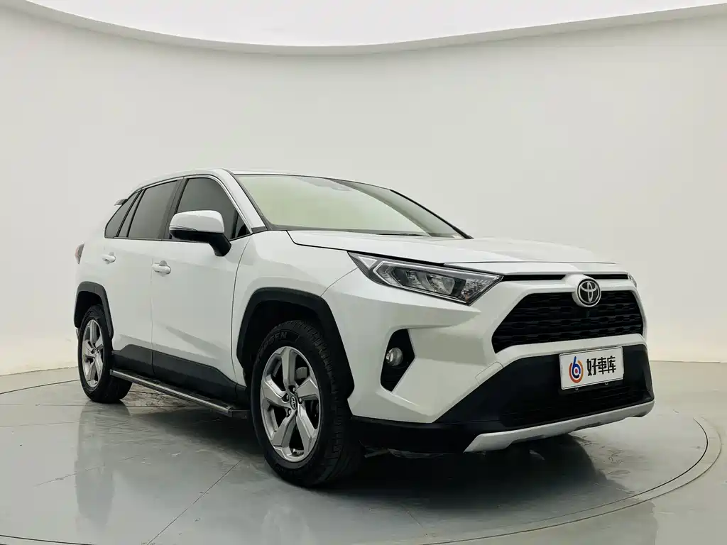 Toyota RAV4 2021 2.0L CVT 2WD Fashion PLUS Edition 2022 - thumbnail 3