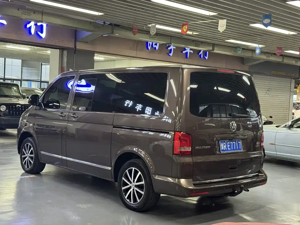 Volkswagen Volkswagen Multivan 2012 2.0TSI 4MOTION Comfortline 2015 - thumbnail 2