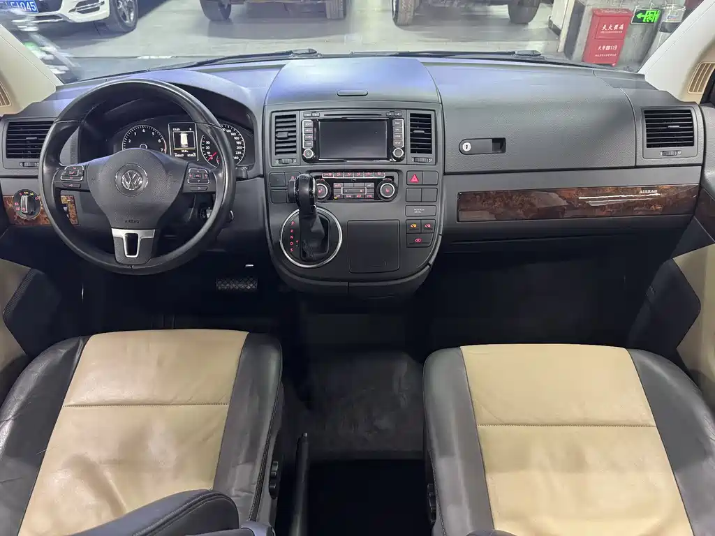 Volkswagen Volkswagen Multivan 2012 2.0TSI 4MOTION Comfortline 2015 - thumbnail 9