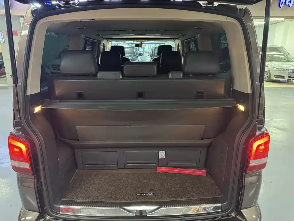 Volkswagen Volkswagen Multivan 2012 2.0TSI 4MOTION Comfortline 2015 - thumbnail 16