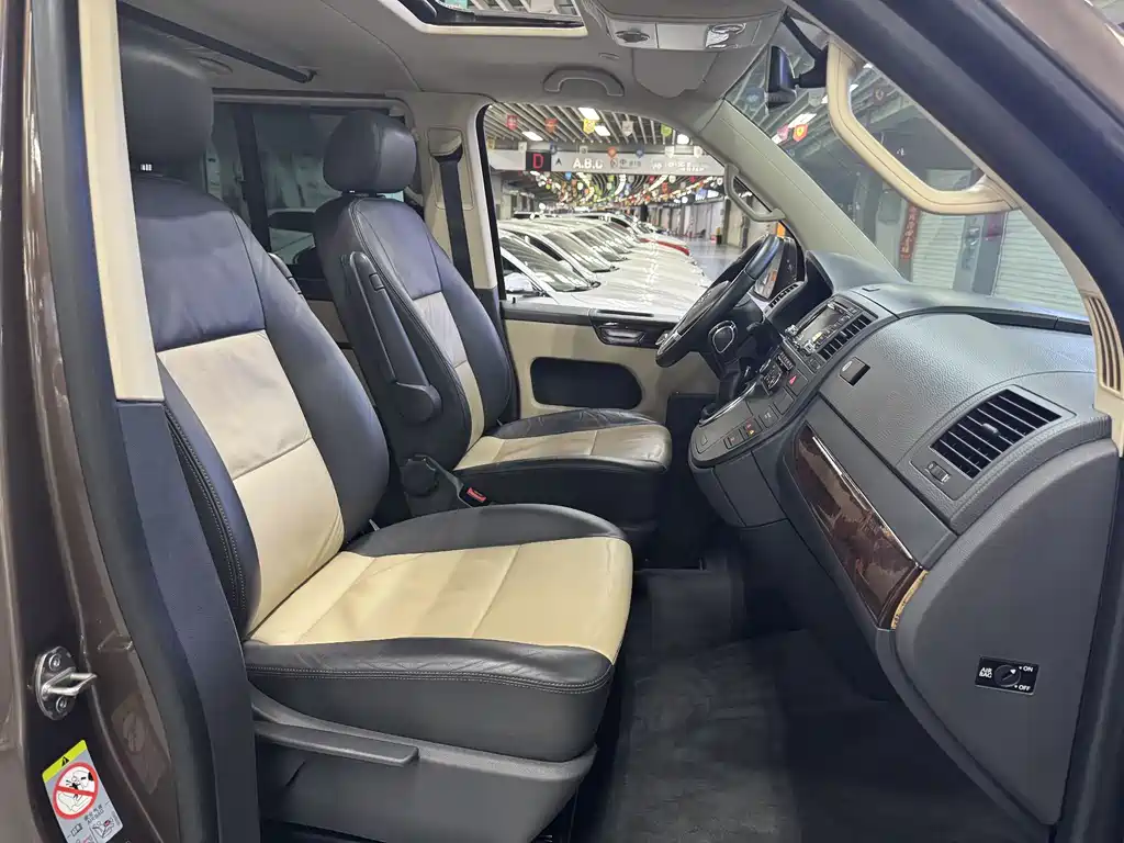 Volkswagen Volkswagen Multivan 2012 2.0TSI 4MOTION Comfortline 2015 - thumbnail 18