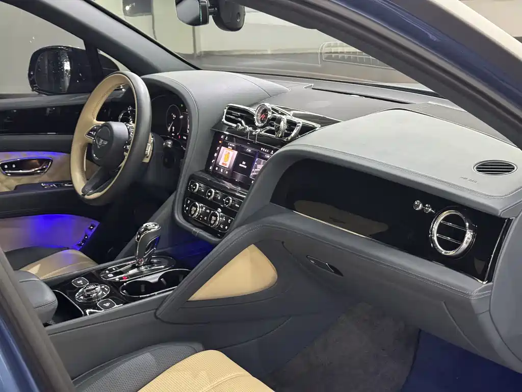 Bentley Bentayga 2022 4.0T V8 2022 - thumbnail 11