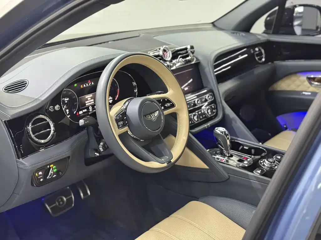 Bentley Bentayga 2022 4.0T V8 2022 - thumbnail 14