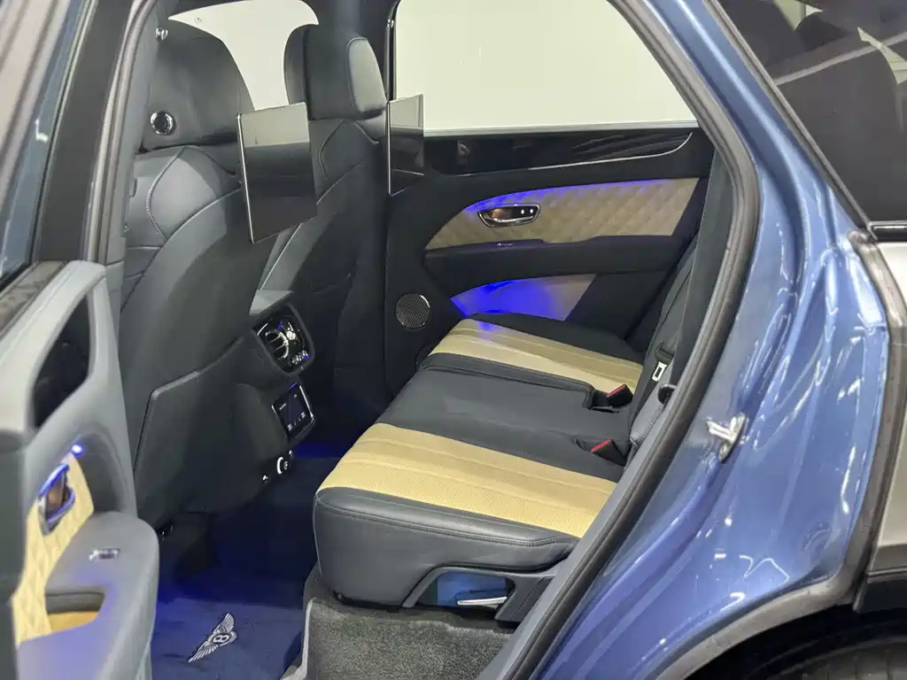 Bentley Bentayga 2022 4.0T V8 2022 - thumbnail 17