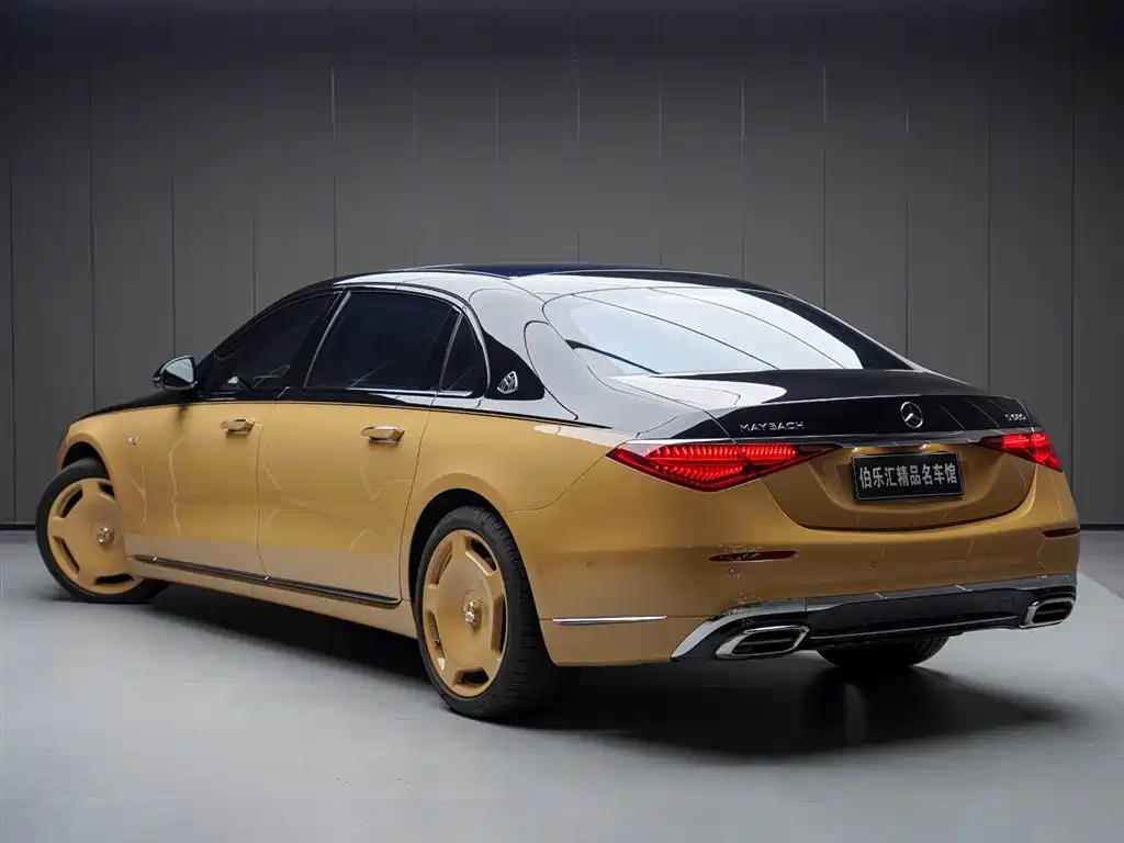 Mercedes-Benz Maybach S-Class 2022 S 680 4MATIC Virgil Abloh Limited Edition 2023 - thumbnail 4