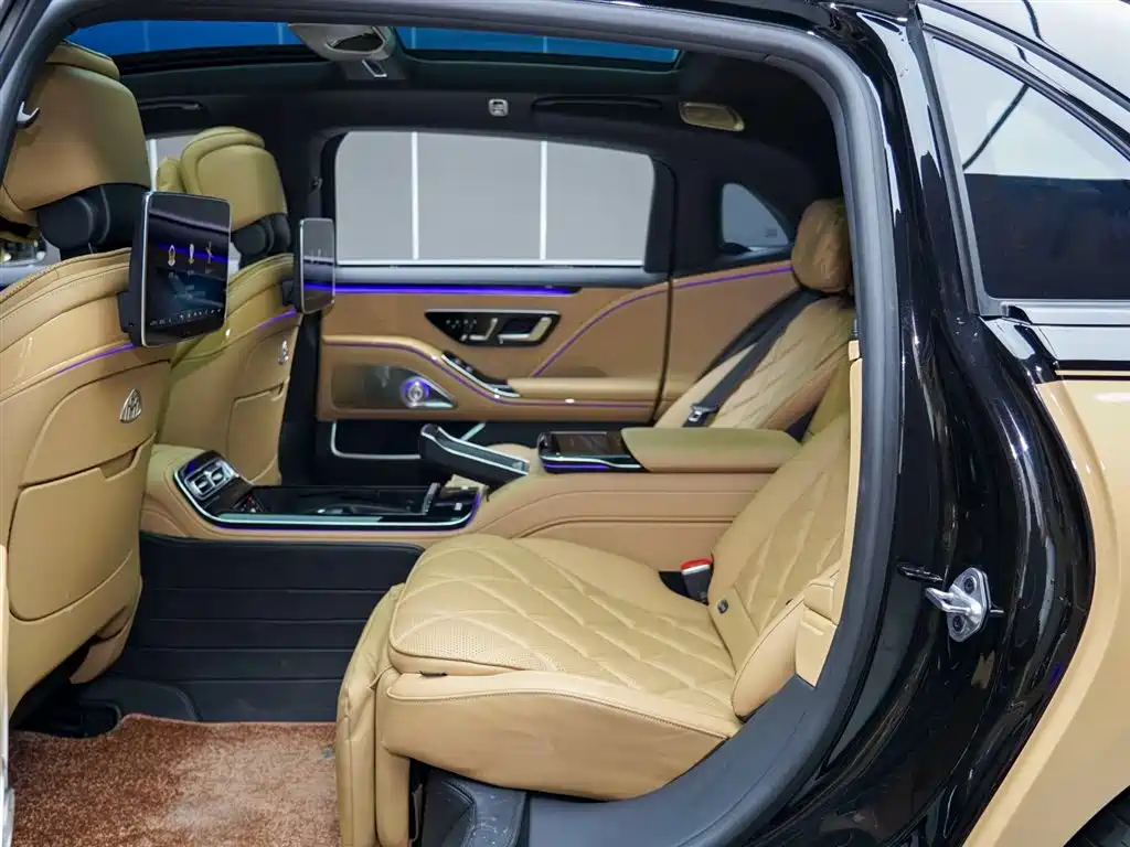 Mercedes-Benz Maybach S-Class 2022 S 680 4MATIC Virgil Abloh Limited Edition 2023 - thumbnail 11