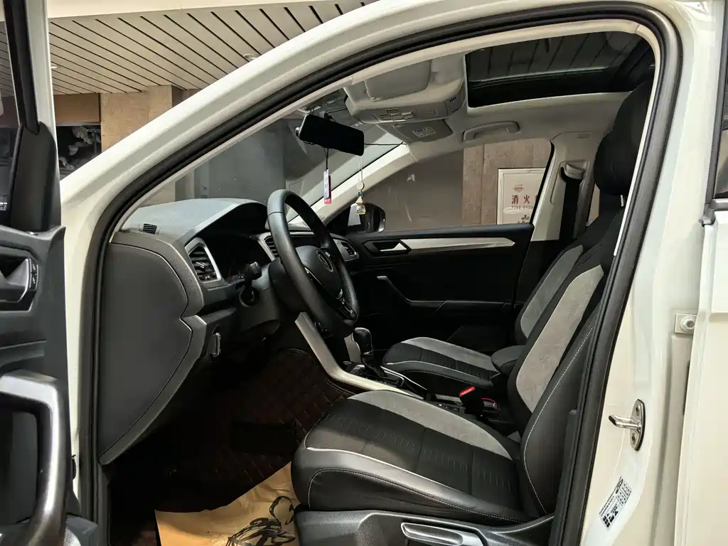 Volkswagen T-Roc 2022 280TSI DSG 2WD Elite PLUS 2023 - thumbnail 4