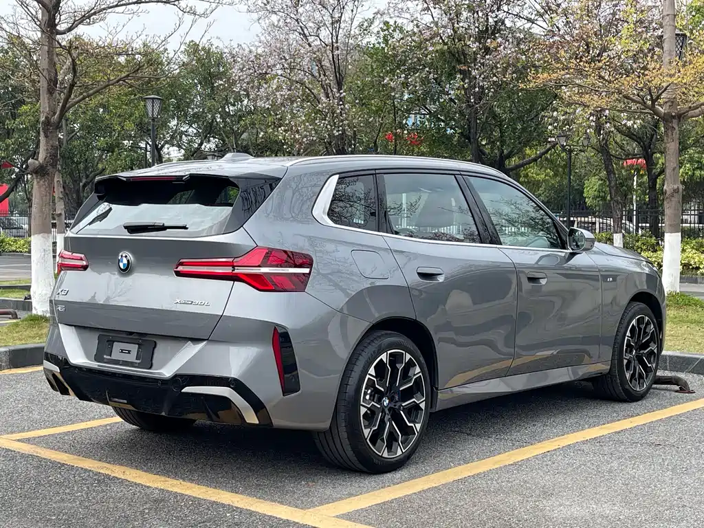 BMW BMW X3 2025 xDrive30L Premium M Sport Package 2025 - thumbnail 4