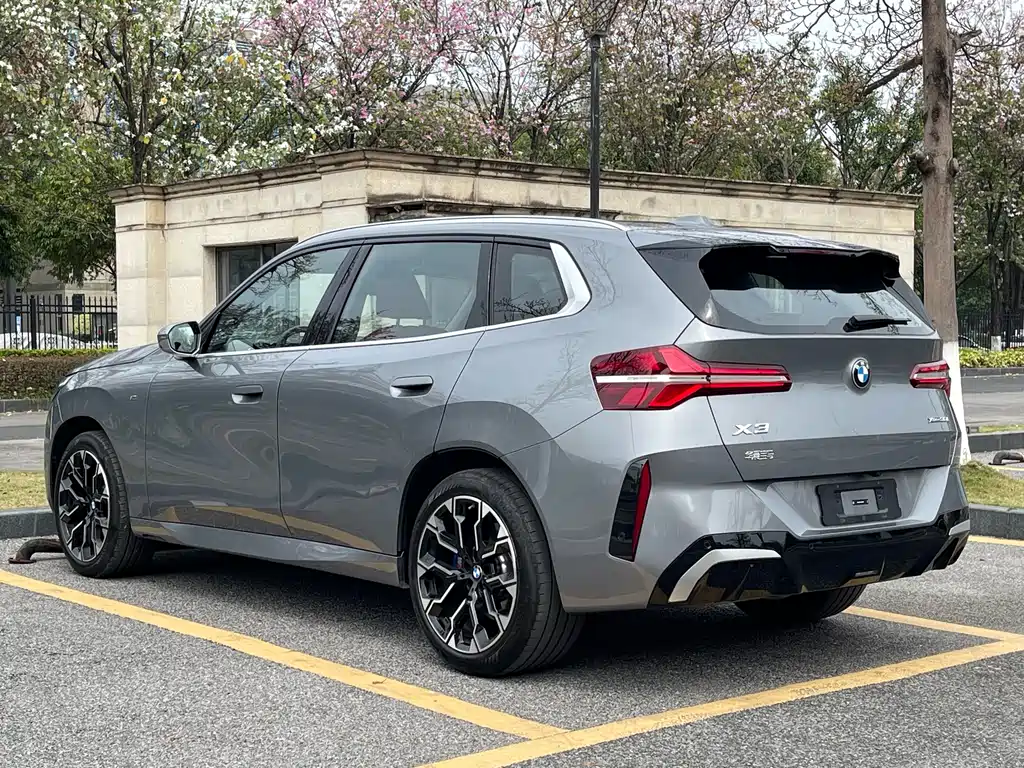 BMW BMW X3 2025 xDrive30L Premium M Sport Package 2025 - thumbnail 6