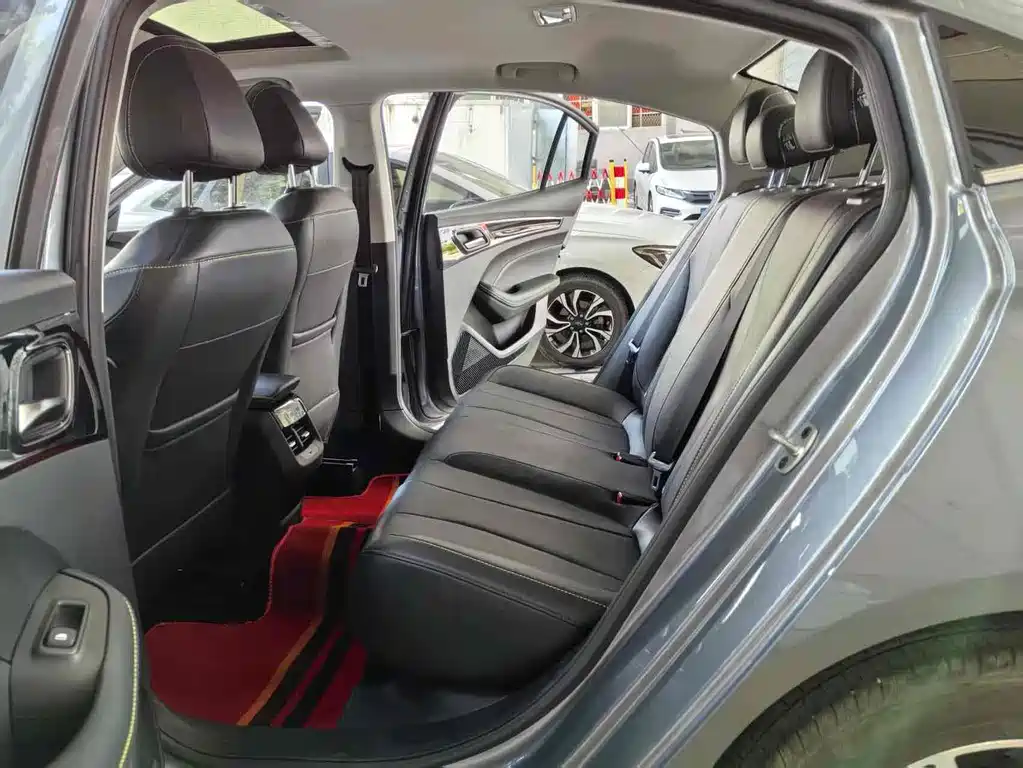 Roewe Roewe i5 2021 1.5L CVT Diamond Edition 2023 - thumbnail 6