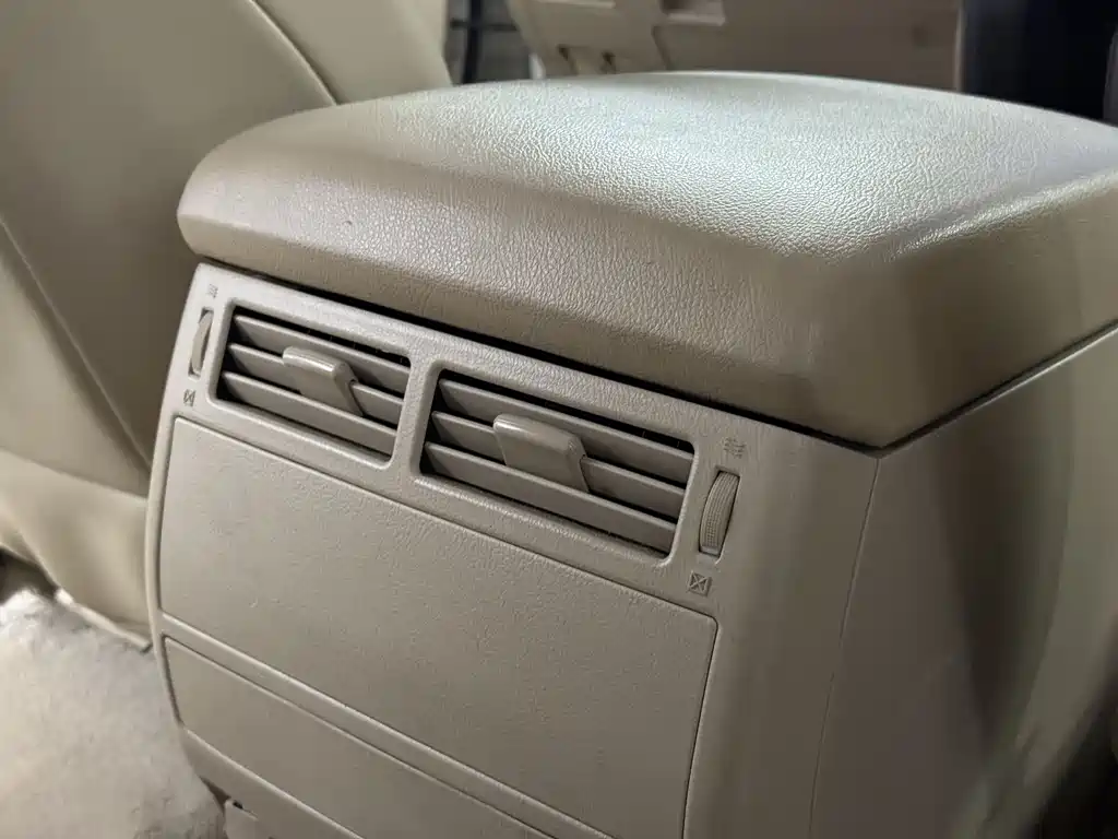 Toyota Land Cruiser 2015 4.0L V6 Middle East Limited Edition 2015 - thumbnail 6