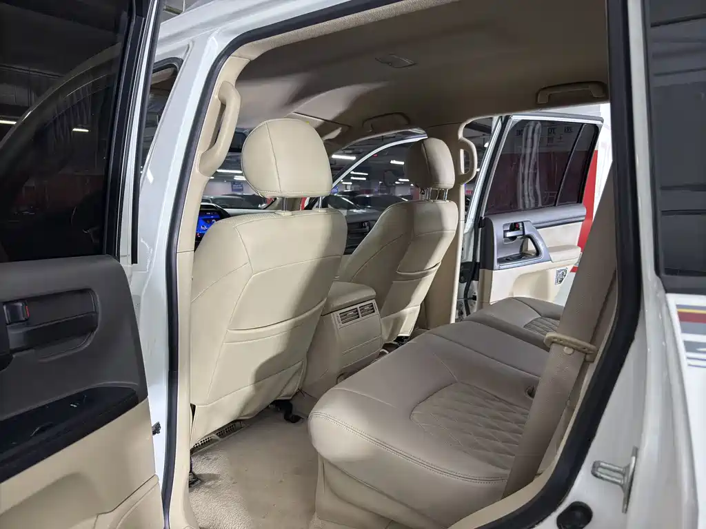 Toyota Land Cruiser 2015 4.0L V6 Middle East Limited Edition 2015 - thumbnail 13