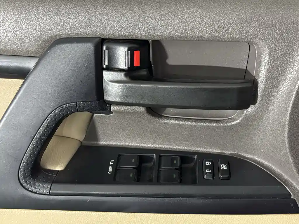 Toyota Land Cruiser 2015 4.0L V6 Middle East Limited Edition 2015 - thumbnail 17