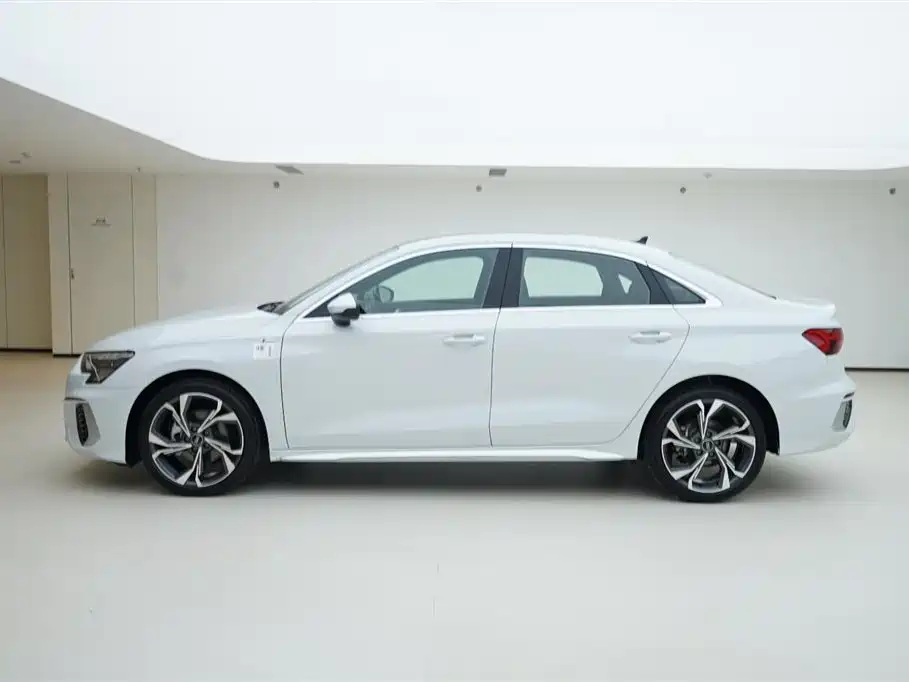 Audi Audi A3 2024 A3L Limousine 35 TFSI Luxury Sport Model 2024 - thumbnail 3