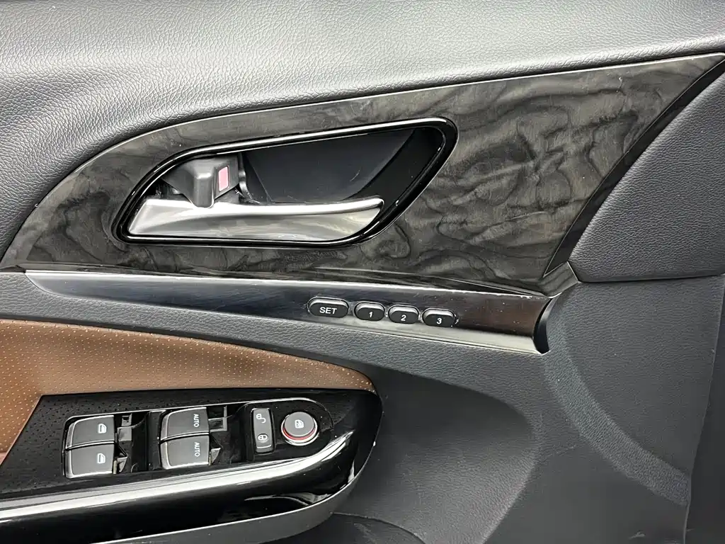 BYD BYD Tang New Energy 2015 2.0T AWD Flagship 2016 - thumbnail 5