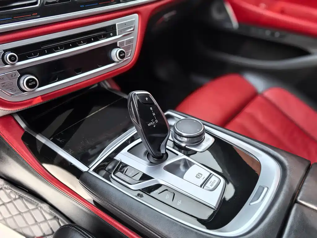 BMW BMW 7 Series 2018 740Li xDrive M Sport Package Black Flame Edition 2018 - thumbnail 10