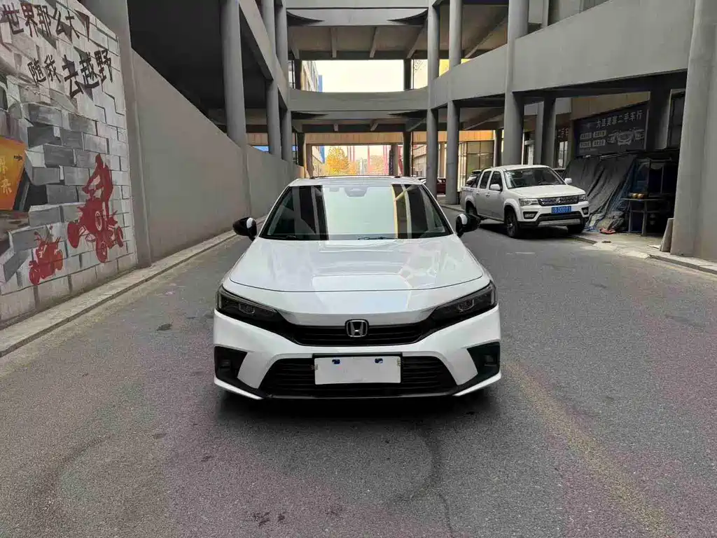 Honda Honda Civic 2023 240TURBO CVT Sporty C-Pillar Special Edition 2024 - thumbnail 2