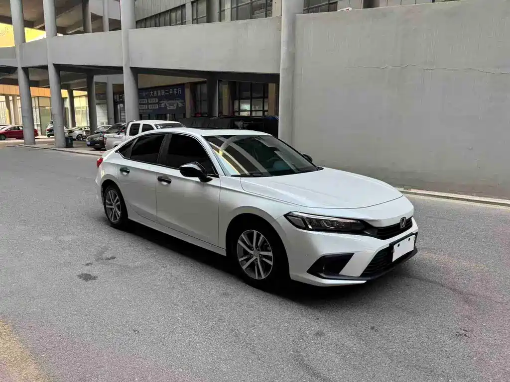Honda Honda Civic 2023 240TURBO CVT Sporty C-Pillar Special Edition 2024 - thumbnail 3