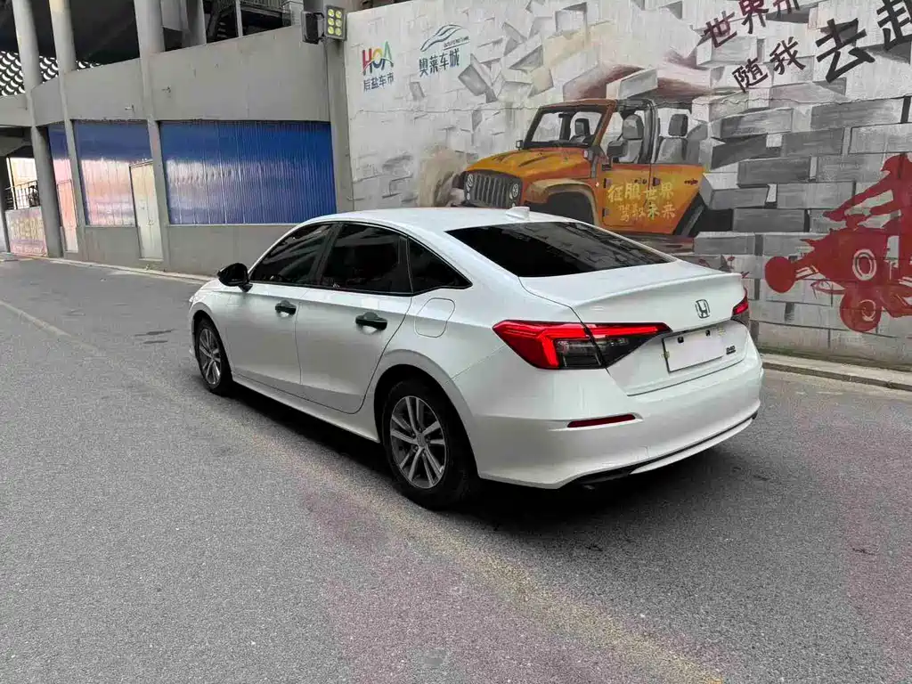 Honda Honda Civic 2023 240TURBO CVT Sporty C-Pillar Special Edition 2024 - thumbnail 4