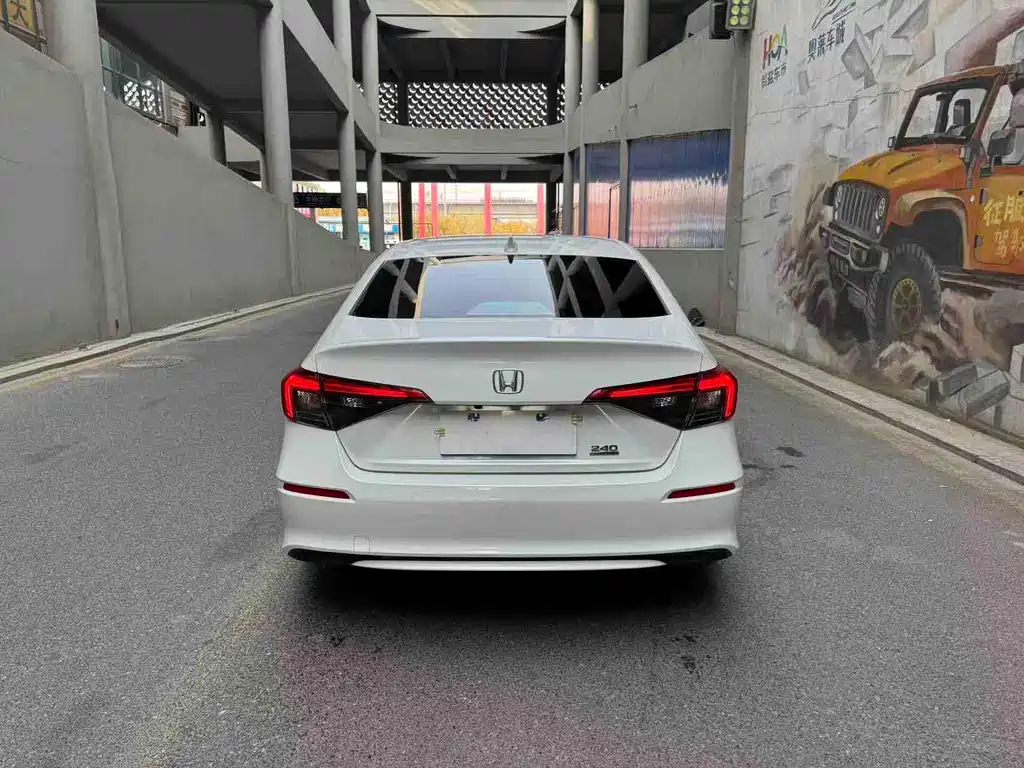 Honda Honda Civic 2023 240TURBO CVT Sporty C-Pillar Special Edition 2024 - thumbnail 5