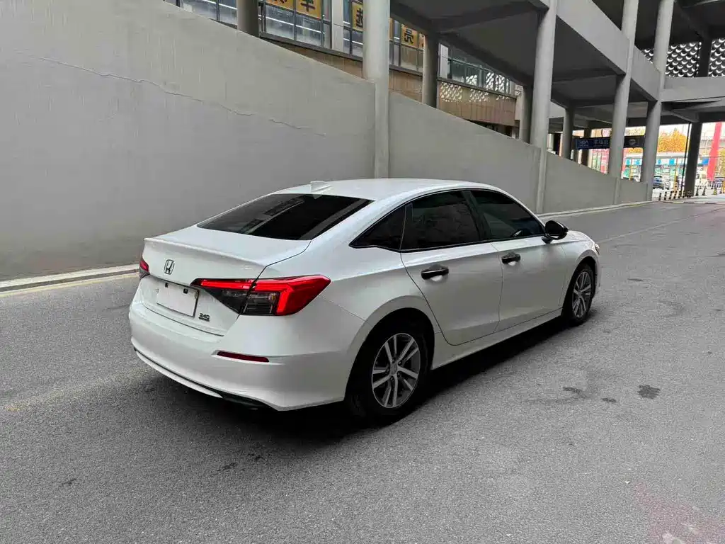 Honda Honda Civic 2023 240TURBO CVT Sporty C-Pillar Special Edition 2024 - thumbnail 6