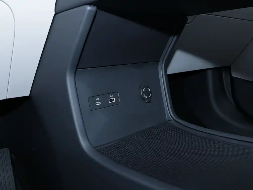 Lantu Auto Lantu Zhiyin 2024 Long Range Intelligent Enjoyment Edition 2026 - thumbnail 9