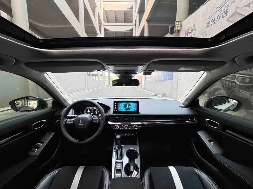 Honda Honda Civic 2023 240TURBO CVT Sporty C-Pillar Special Edition 2024 - thumbnail 9