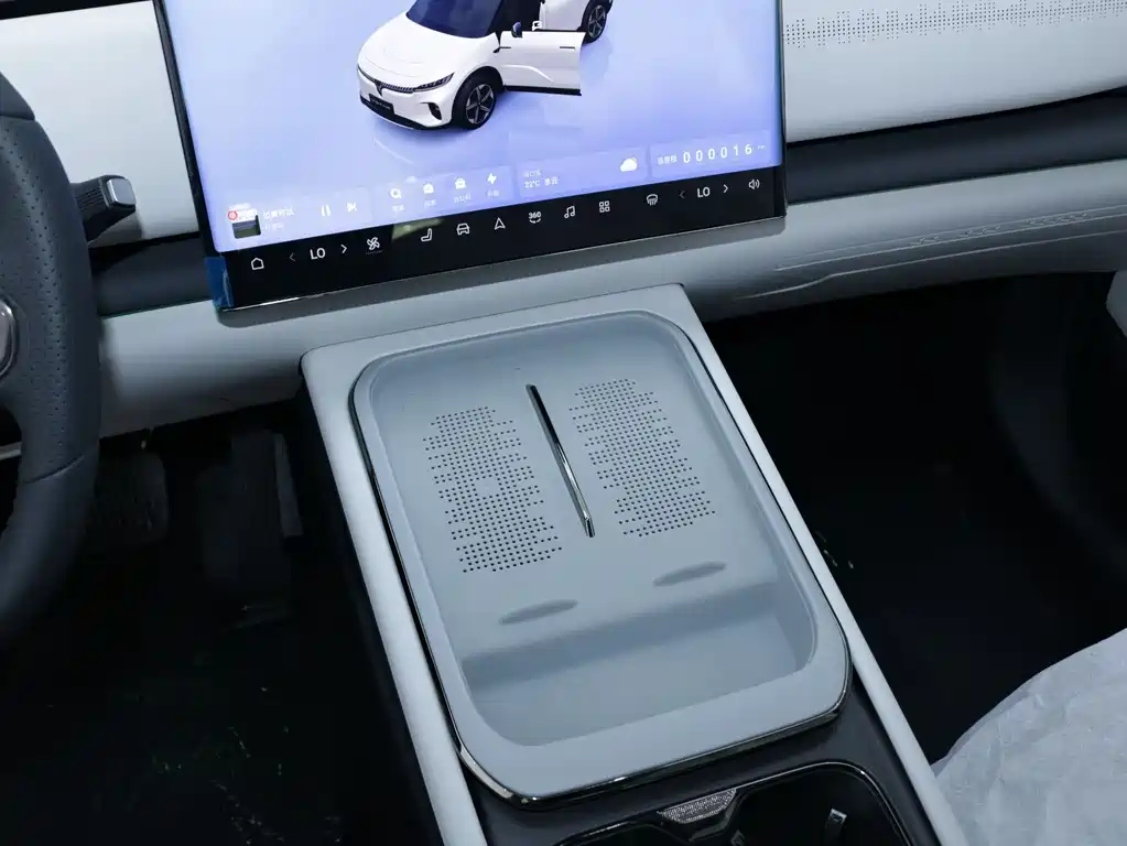 Lantu Auto Lantu Zhiyin 2024 Long Range Intelligent Enjoyment Edition 2026 - thumbnail 11