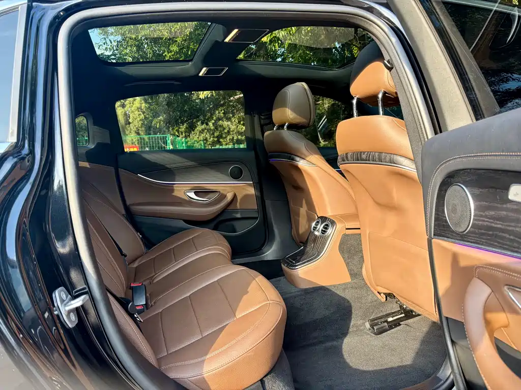 Mercedes-Benz Mercedes-Benz E-Class 2022 E 260 L Sport 2022 - thumbnail 9