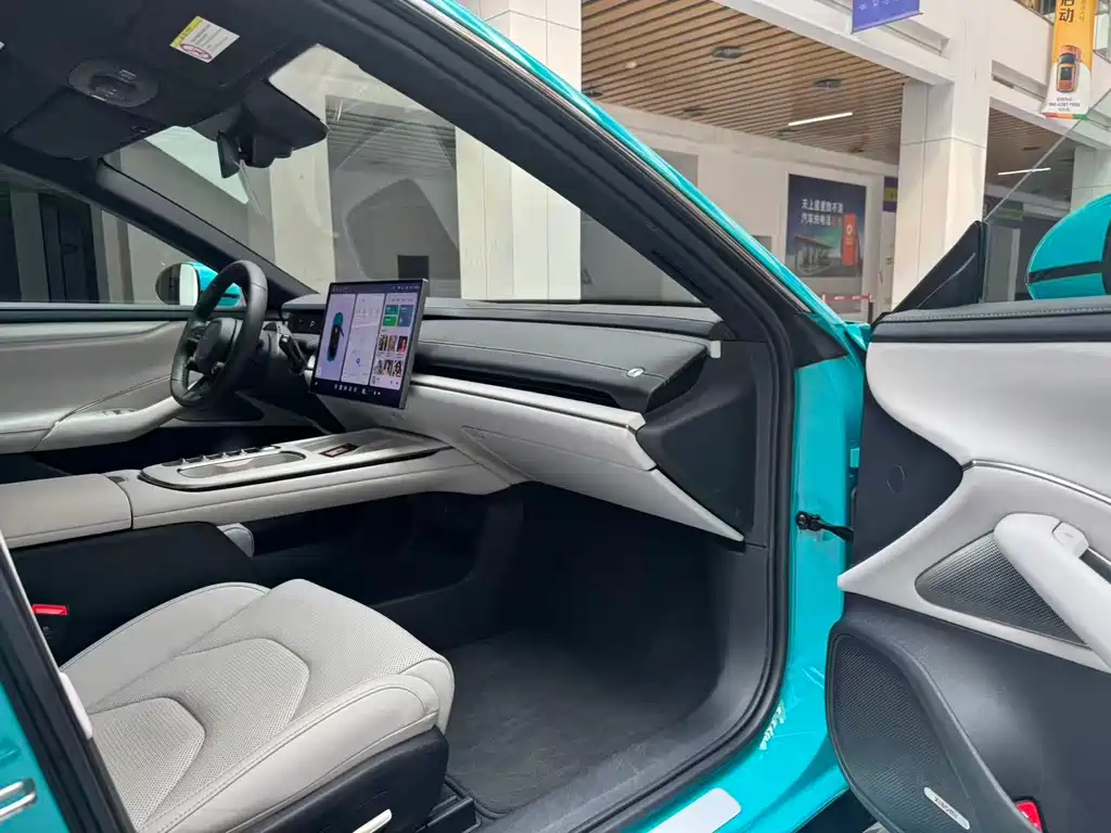 Xiaomi Auto Xiaomi SU7 2024 AWD Ultra-Long Range Intelligent Driving Max Edition 2024 - thumbnail 14