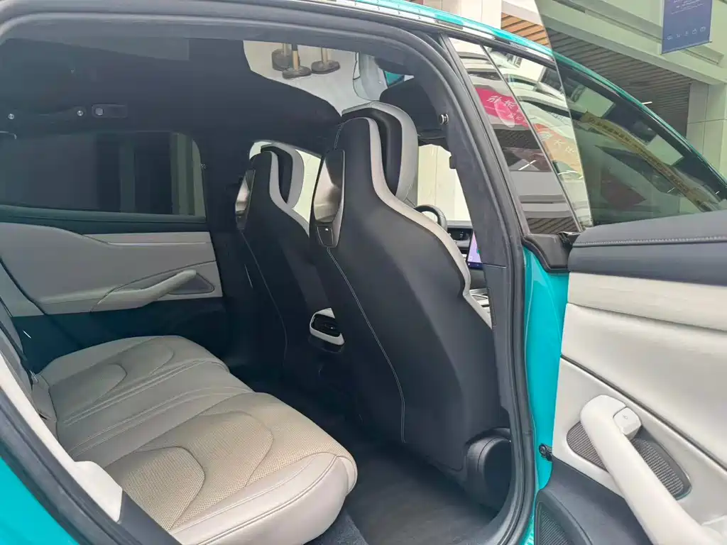 Xiaomi Auto Xiaomi SU7 2024 AWD Ultra-Long Range Intelligent Driving Max Edition 2024 - thumbnail 16