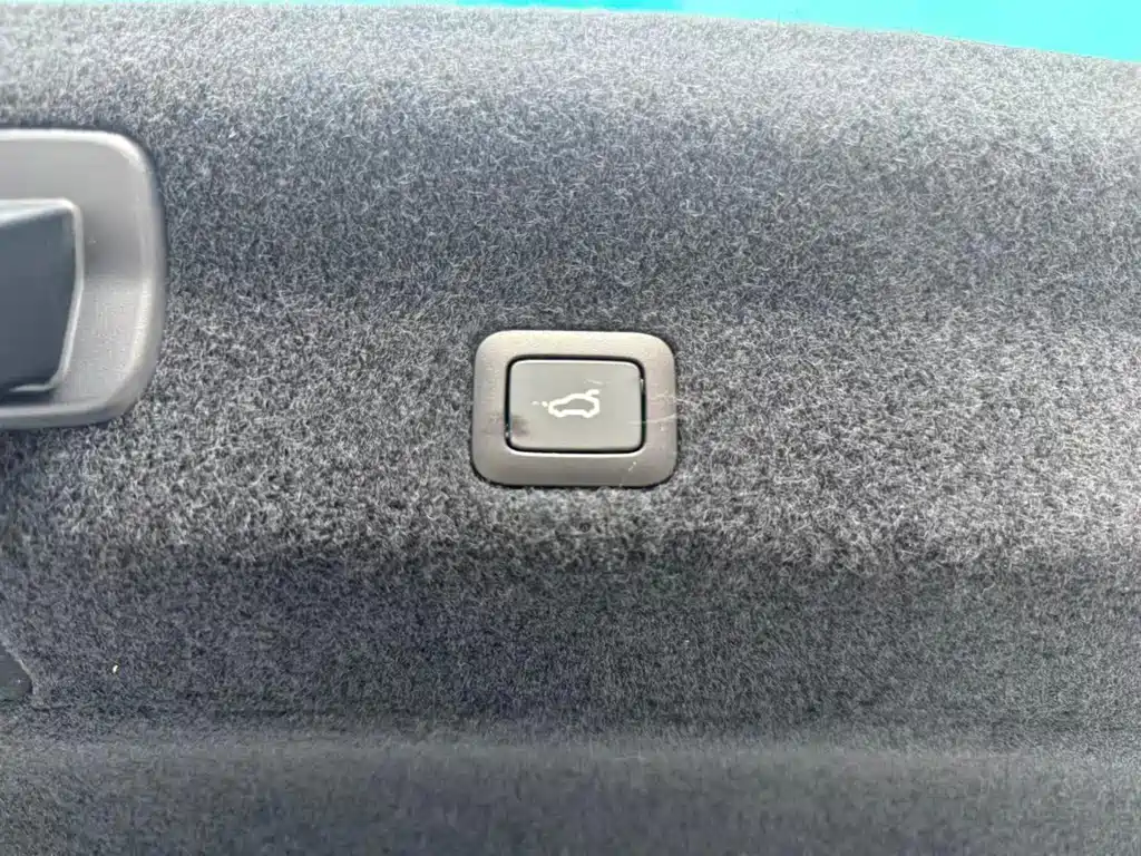 Xiaomi Auto Xiaomi SU7 2024 AWD Ultra-Long Range Intelligent Driving Max Edition 2024 - thumbnail 23
