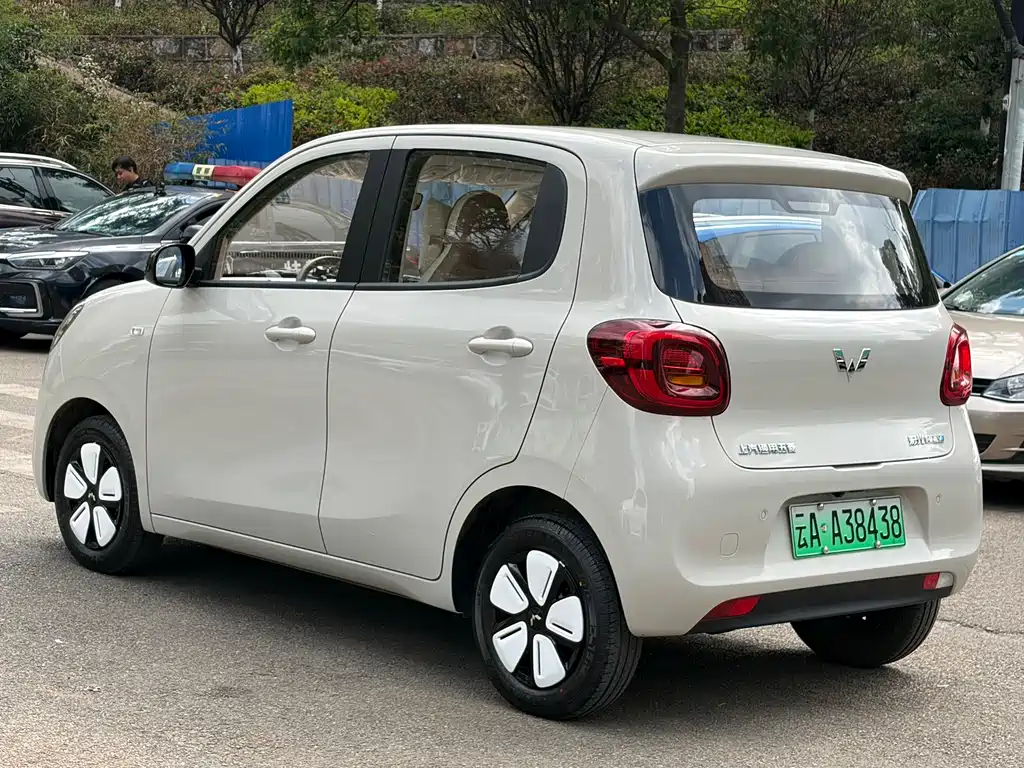 Wuling Motors Wuling Hongguang MINIEV 2025 Model Year 4th Generation 4-Door Advanced Version 2025 - thumbnail 4