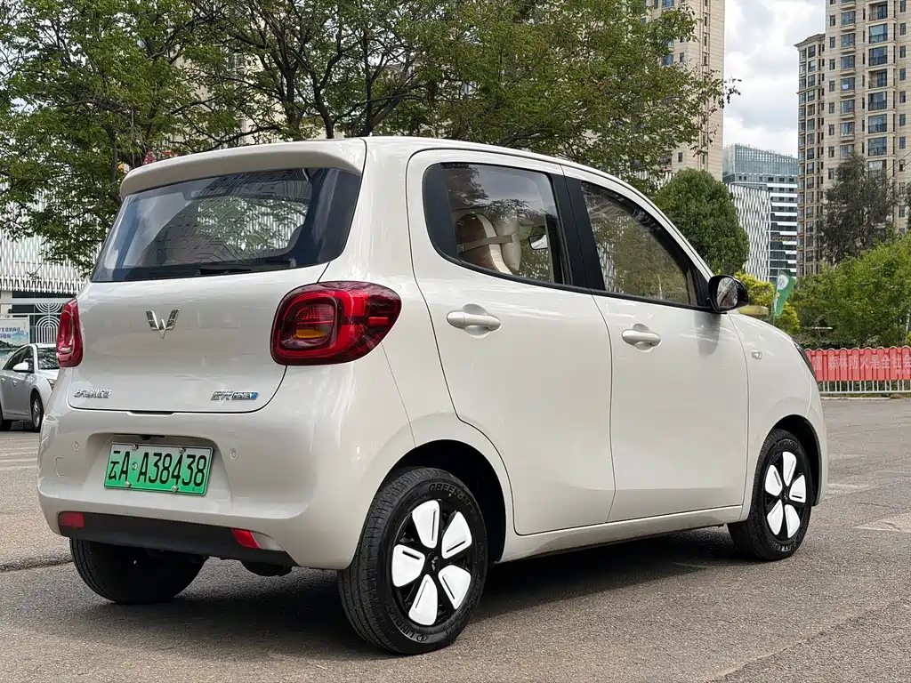Wuling Motors Wuling Hongguang MINIEV 2025 Model Year 4th Generation 4-Door Advanced Version 2025 - thumbnail 6