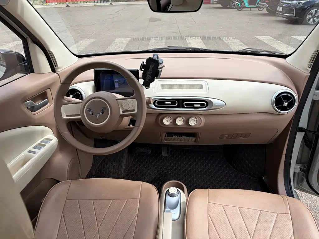 Wuling Motors Wuling Hongguang MINIEV 2025 Model Year 4th Generation 4-Door Advanced Version 2025 - thumbnail 9