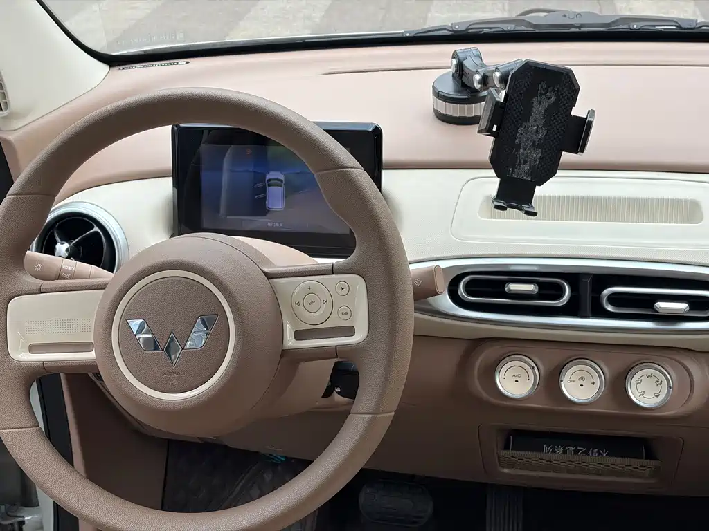 Wuling Motors Wuling Hongguang MINIEV 2025 Model Year 4th Generation 4-Door Advanced Version 2025 - thumbnail 12