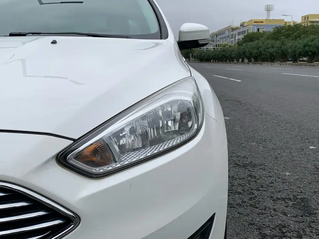 Ford Ford Focus 2015 Sedan EcoBoost 180 Automatic Elite 2016 - thumbnail 12