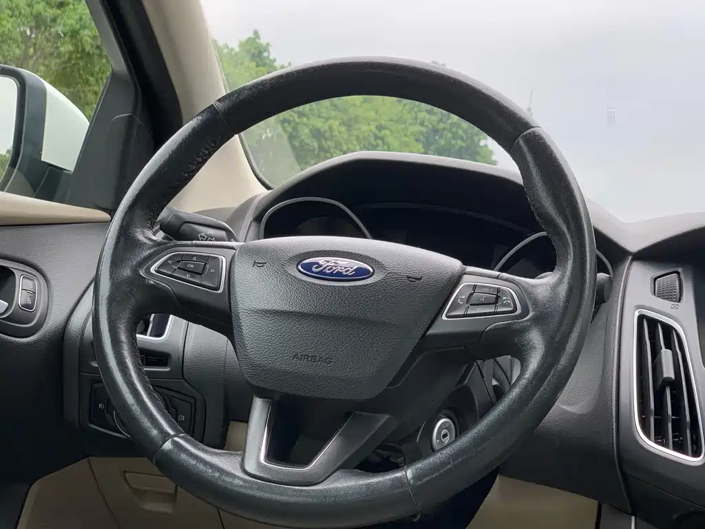 Ford Ford Focus 2015 Sedan EcoBoost 180 Automatic Elite 2016 - thumbnail 19