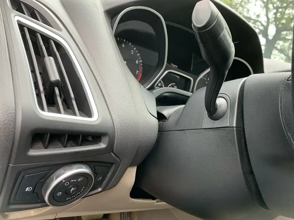Ford Ford Focus 2015 Sedan EcoBoost 180 Automatic Elite 2016 - thumbnail 22