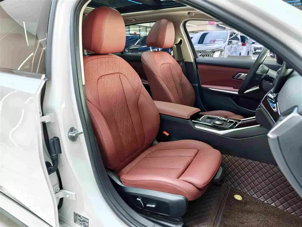 BMW BMW i3 2024 eDrive 35 L 2024 - thumbnail 9