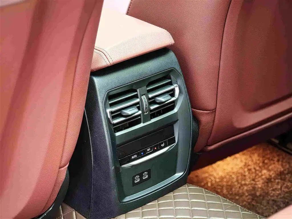 BMW BMW i3 2024 eDrive 35 L 2024 - thumbnail 11