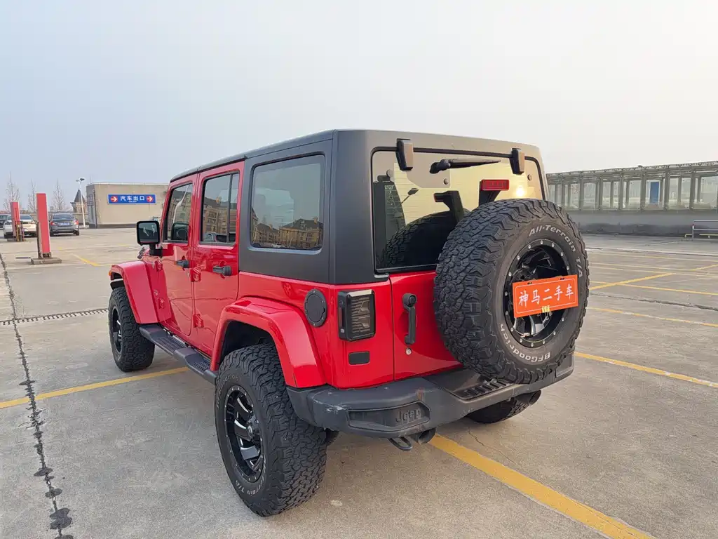 Jeep Jeep Wrangler 2015 3.0L Sahara Four-Door Comfort Edition 2016 - thumbnail 4