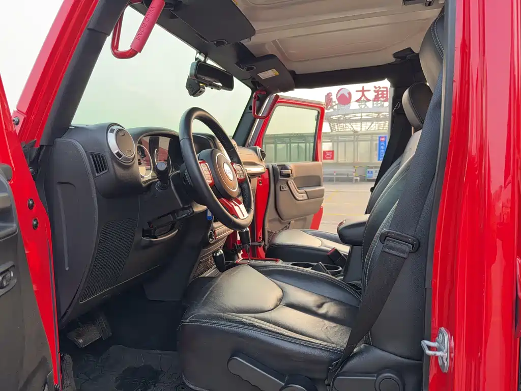 Jeep Jeep Wrangler 2015 3.0L Sahara Four-Door Comfort Edition 2016 - thumbnail 10