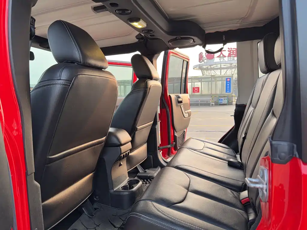 Jeep Jeep Wrangler 2015 3.0L Sahara Four-Door Comfort Edition 2016 - thumbnail 11