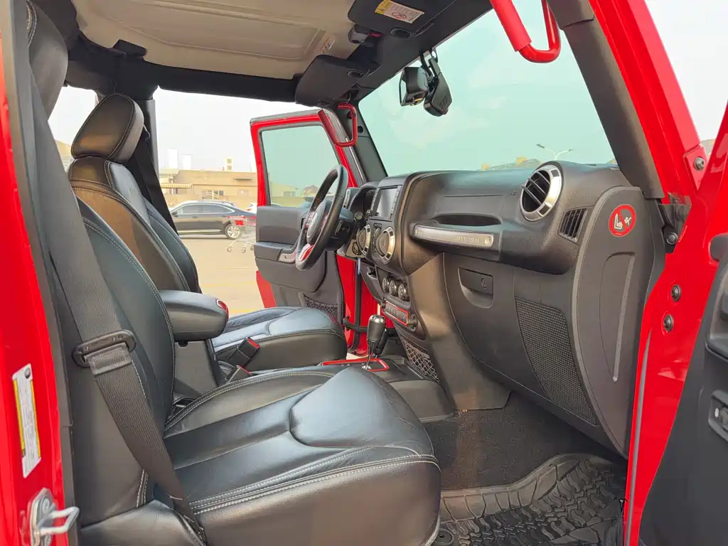 Jeep Jeep Wrangler 2015 3.0L Sahara Four-Door Comfort Edition 2016 - thumbnail 12