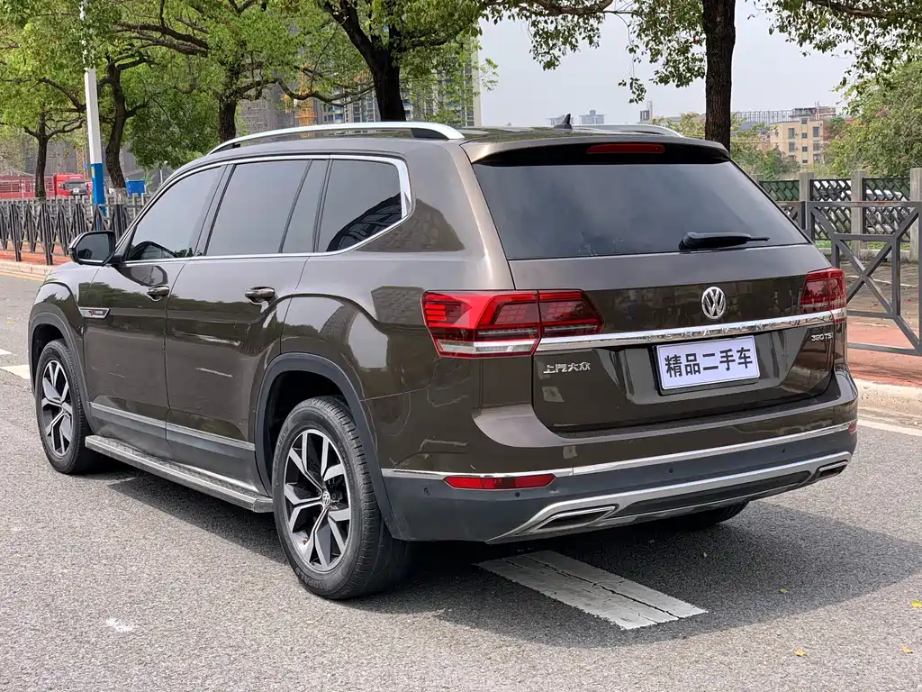 Volkswagen Teramont 2017 380TSI 4Motion Luxury Edition 2017 - thumbnail 4