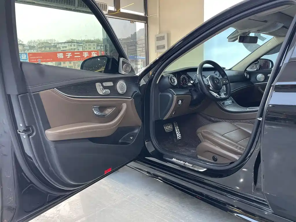 Mercedes-Benz Mercedes-Benz E-Class 2019 Model Year Facelift E 300 L Sport Luxury 2019 - thumbnail 4