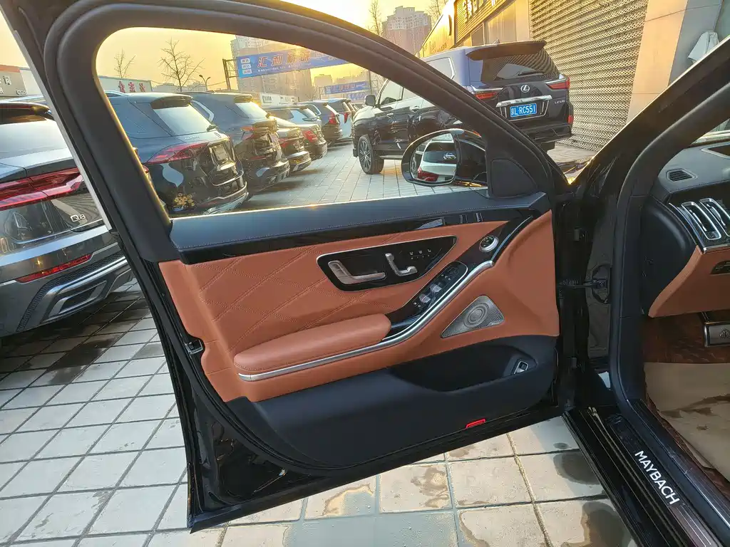 Mercedes-Benz Maybach S-Class 2021 S 480 4MATIC 2022 - thumbnail 6